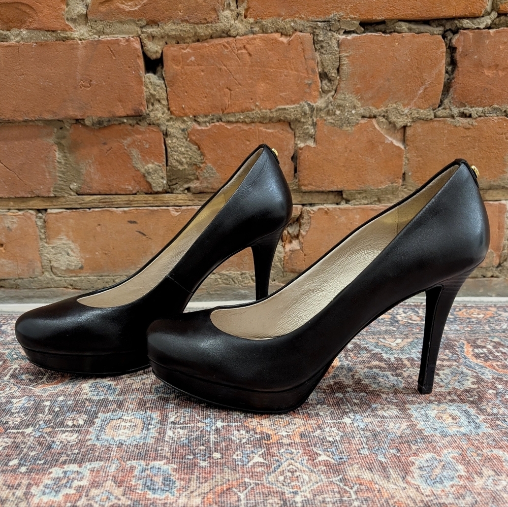 Michael Kors Leather Round Toe Platform Pumps Heels